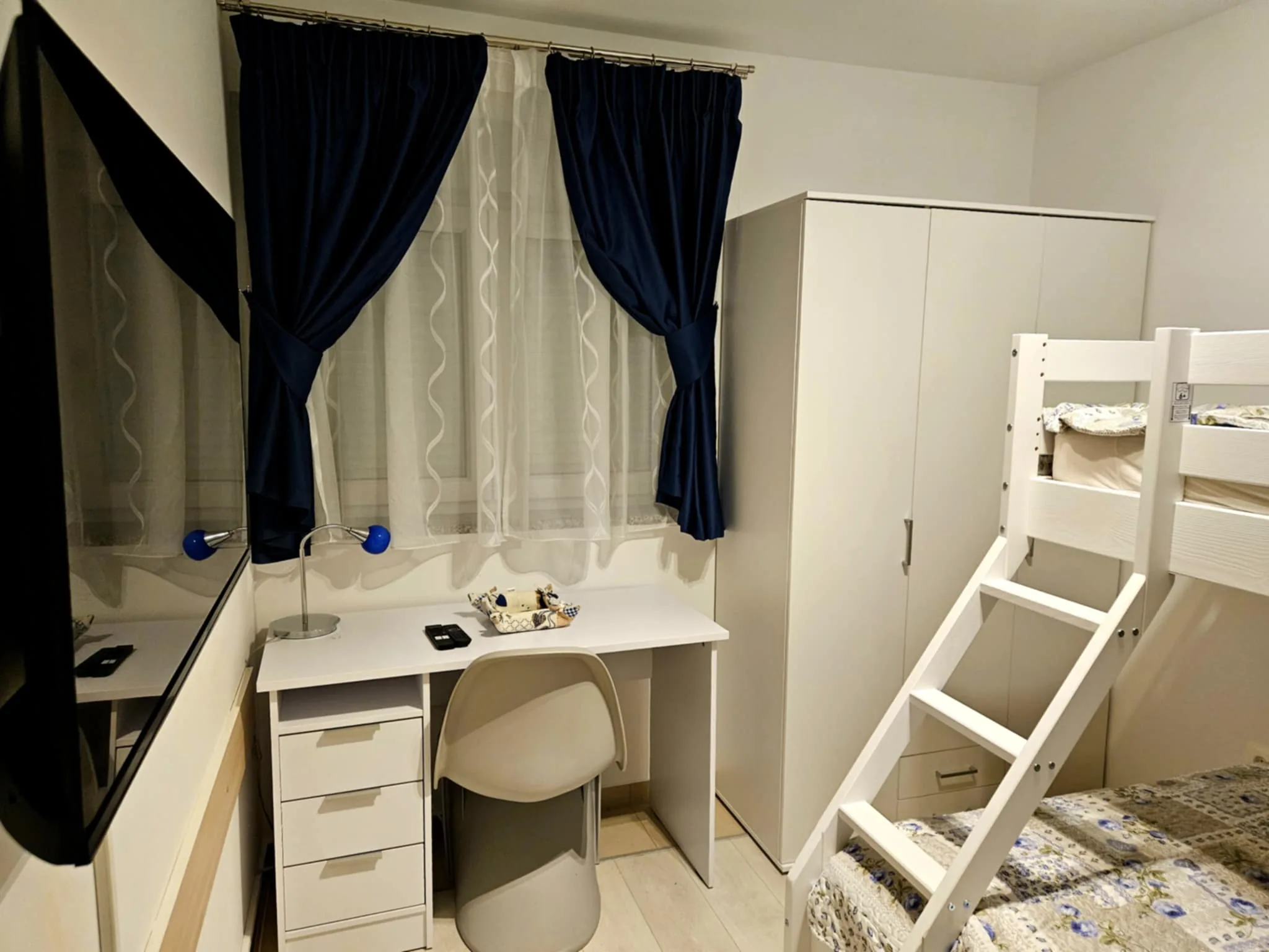 Second bedroom